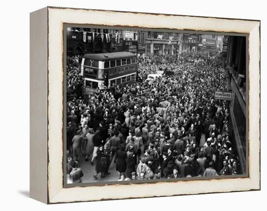 Ve Day Celebrations in London 1945-Nixon Greaves and-Framed Premier Image Canvas