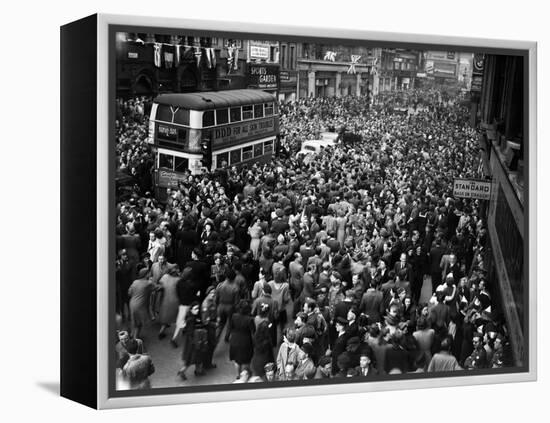 Ve Day Celebrations in London 1945-Nixon Greaves and-Framed Premier Image Canvas