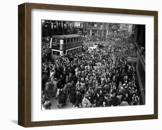 Ve Day Celebrations in London 1945-Nixon Greaves and-Framed Photographic Print