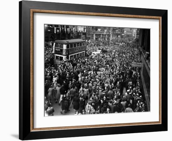 Ve Day Celebrations in London 1945-Nixon Greaves and-Framed Photographic Print