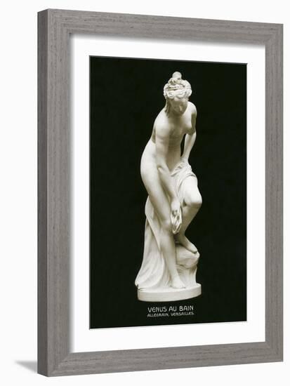 Venus Au Bain Statue-null-Framed Art Print