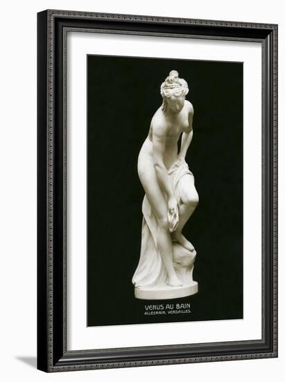 Venus Au Bain Statue-null-Framed Art Print