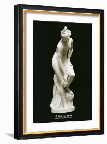 Venus Au Bain Statue-null-Framed Art Print