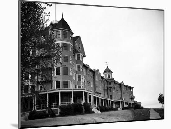 Veranda on Facade of the Samoset Hotel-Walker Evans-Mounted Photographic Print