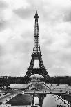 La Tour Eiffel Et Bassins De Chaillot, Paris, 20th Century-Veritable-Giclee Print