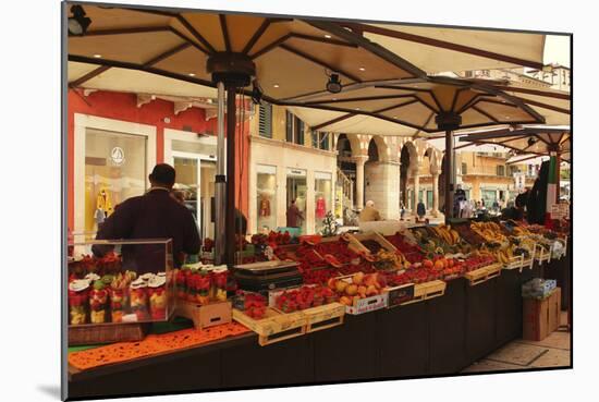 Verona Market-Les Mumm-Mounted Photographic Print