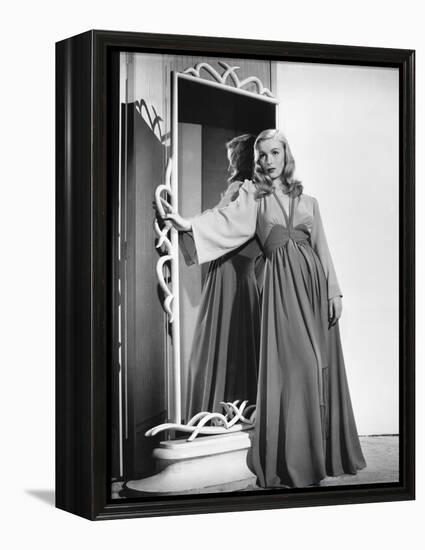 Veronica Lake, 1940-null-Framed Premier Image Canvas