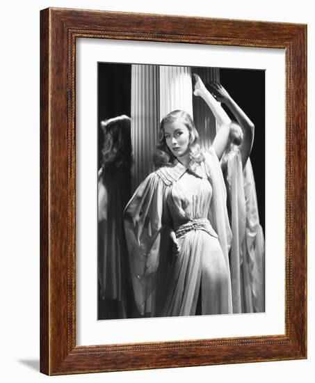 Veronica Lake, 1940-null-Framed Photographic Print