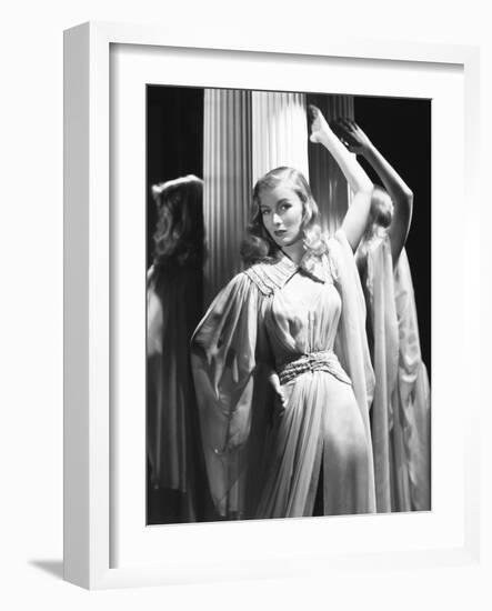 Veronica Lake, 1940-null-Framed Photographic Print