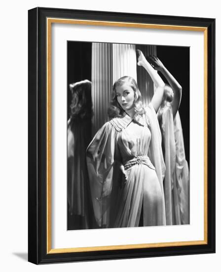 Veronica Lake, 1940-null-Framed Photographic Print