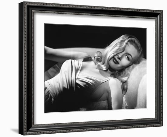 Veronica Lake, 1940-null-Framed Photographic Print