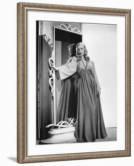 Veronica Lake, 1940-null-Framed Photographic Print