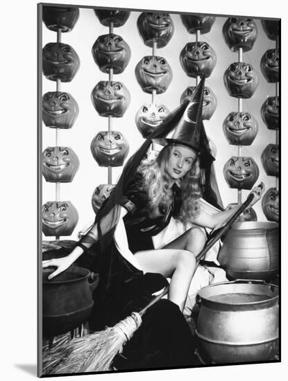 Veronica Lake, I Married a Witch, 1942-null-Mounted Photographic Print