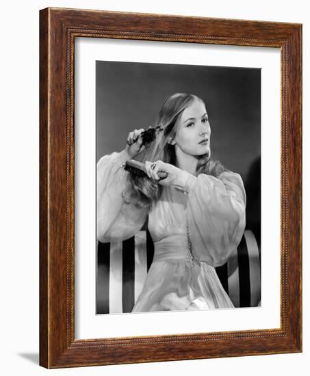 Veronica Lake, Portrait-null-Framed Photo