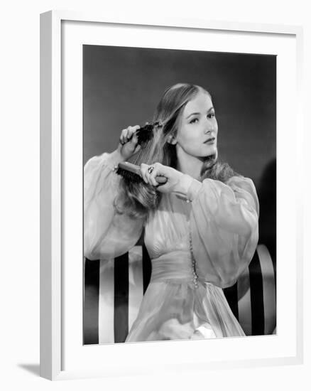 Veronica Lake, Portrait-null-Framed Photo