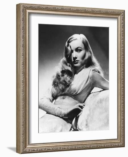 Veronica Lake, This Gun for Hire, 1942-null-Framed Photographic Print