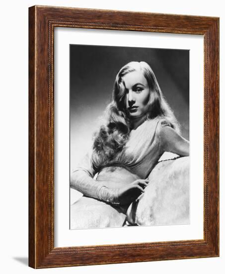 Veronica Lake, This Gun for Hire, 1942-null-Framed Photographic Print