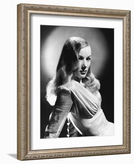 Veronica Lake, This Gun for Hire, 1942-null-Framed Photographic Print