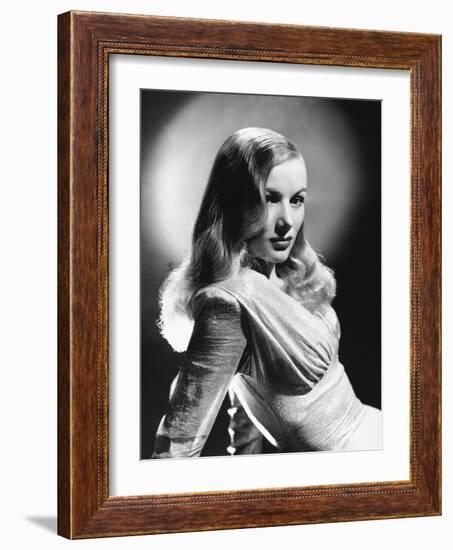 Veronica Lake, This Gun for Hire, 1942-null-Framed Photographic Print