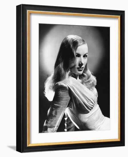 Veronica Lake, This Gun for Hire, 1942-null-Framed Photographic Print