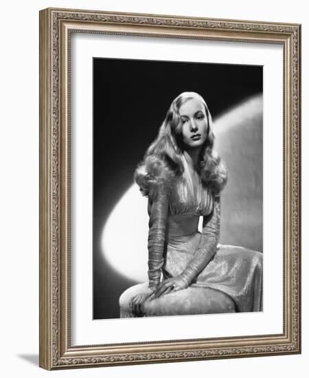 Veronica Lake, This Gun for Hire, 1942-null-Framed Photographic Print