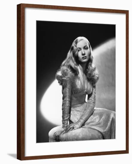 Veronica Lake, This Gun for Hire, 1942-null-Framed Photographic Print