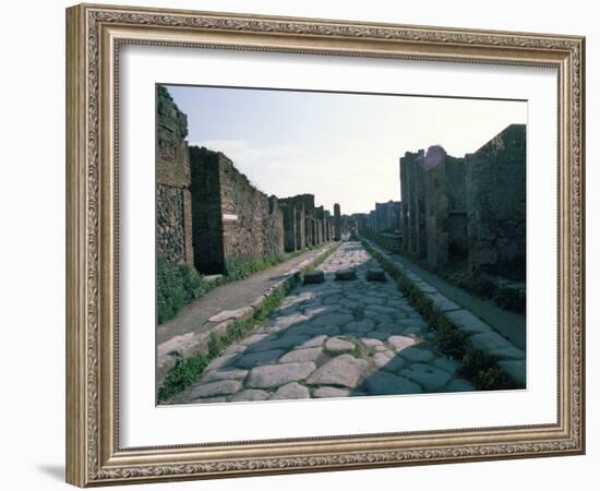 Via Di Nola, Pompeii, Campania, Italy-Christina Gascoigne-Framed Photographic Print