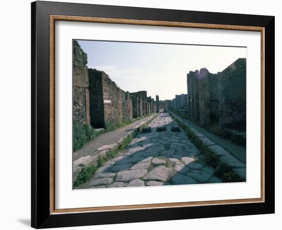 Via Di Nola, Pompeii, Campania, Italy-Christina Gascoigne-Framed Photographic Print