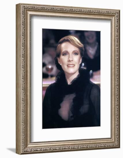 Victor Victoria (photo)-null-Framed Photo