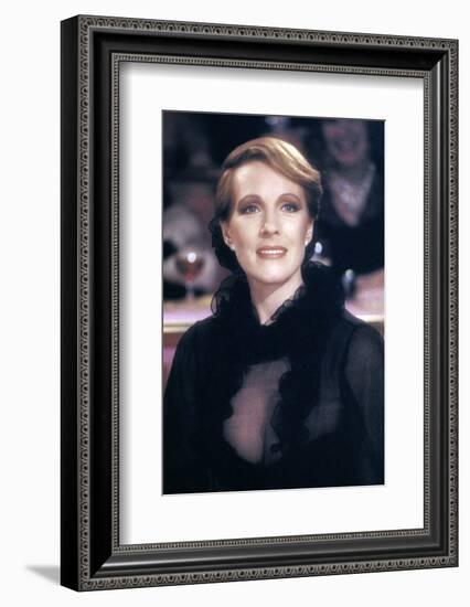 Victor Victoria (photo)-null-Framed Photo