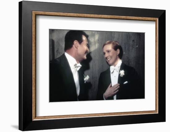 Victor Victoria (photo)-null-Framed Photo