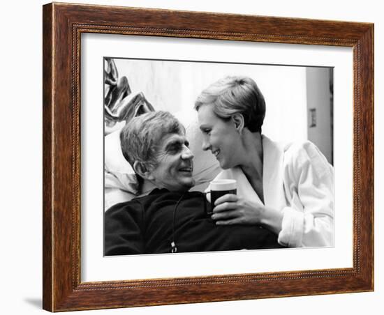 Victor Victoria (photo)-null-Framed Photo