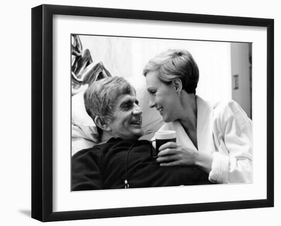 Victor Victoria (photo)-null-Framed Photo