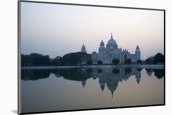 Victoria Memorial, Chowringhee, Kolkata (Calcutta), West Bengal, India, Asia-Bruno Morandi-Mounted Photographic Print