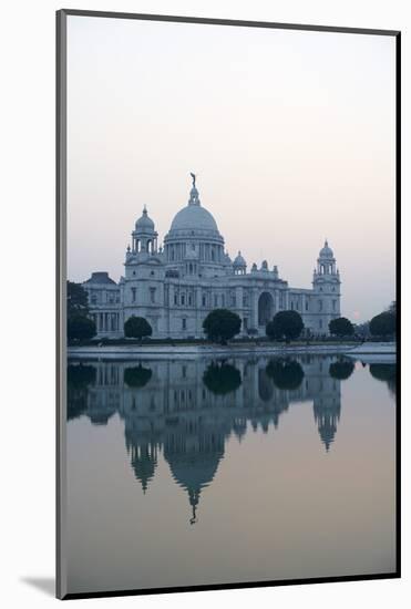 Victoria Memorial, Chowringhee, Kolkata (Calcutta), West Bengal, India, Asia-Bruno Morandi-Mounted Photographic Print