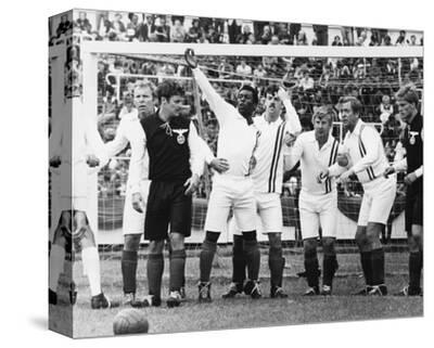 ENGLAND FOOTBALL TEAM WORLD CUP  WIN  WALL ART ON DIFFERENT SIZES CANVAS PHOTO 