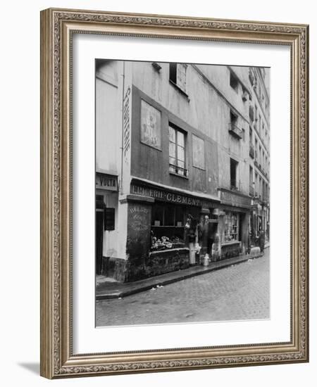 Vieille maison à pans de bois, 3 rue Volta à Paris-Eugène Atget-Framed Giclee Print