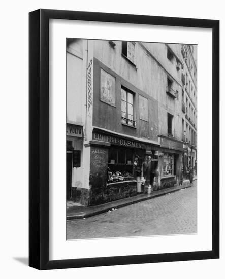 Vieille maison à pans de bois, 3 rue Volta à Paris-Eugène Atget-Framed Giclee Print