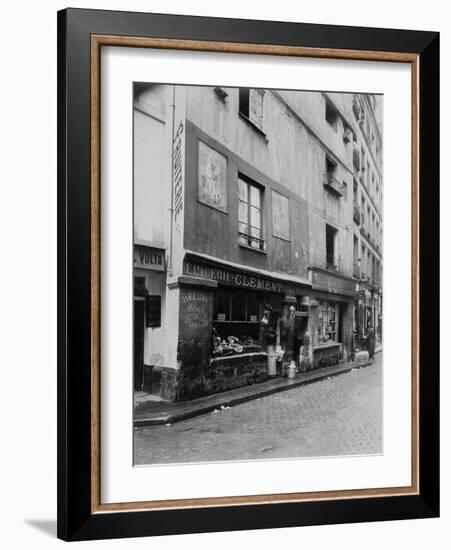 Vieille maison à pans de bois, 3 rue Volta à Paris-Eugène Atget-Framed Giclee Print