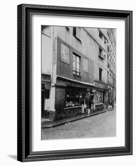 Vieille maison à pans de bois, 3 rue Volta à Paris-Eugène Atget-Framed Giclee Print