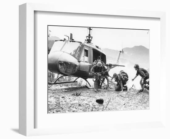 Vietnam War Hamburger Hill US Wounded-Associated Press-Framed Photographic Print