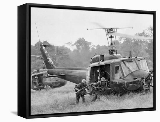 Vietnam War Helicopter Landing-Horst Faas-Framed Premier Image Canvas