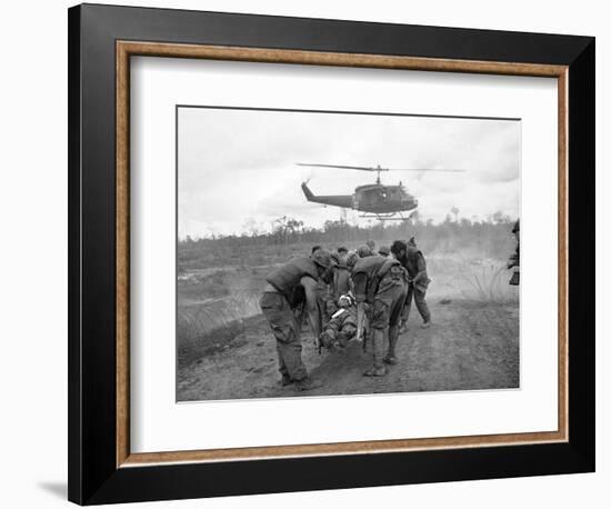 Vietnam War S U.S. Soldiers Wounded-Associated Press-Framed Photographic Print