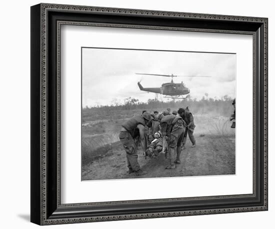 Vietnam War S U.S. Soldiers Wounded-Associated Press-Framed Photographic Print