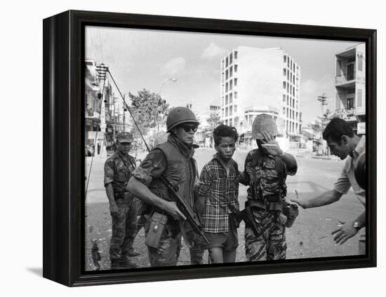 Vietnam War Saigon Execution-Eddie Adams-Framed Premier Image Canvas