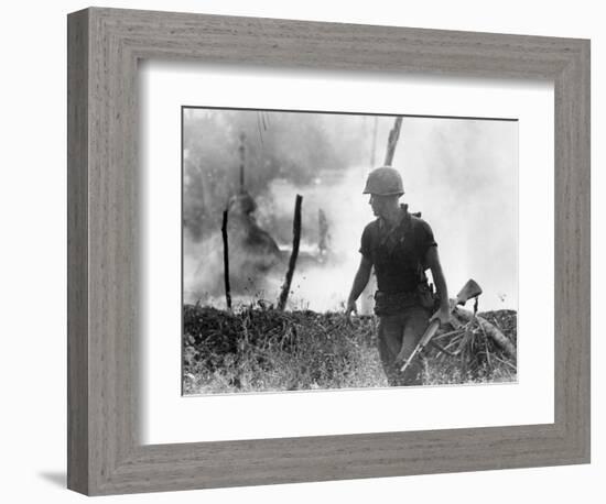 Vietnam War U.S. Marine-Associated Press-Framed Photographic Print