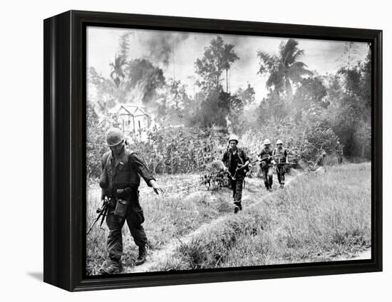 Vietnam War U.S. Marines Da Nang-Associated Press-Framed Premier Image Canvas