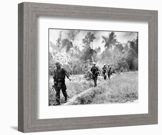 Vietnam War U.S. Marines Da Nang-Associated Press-Framed Photographic Print