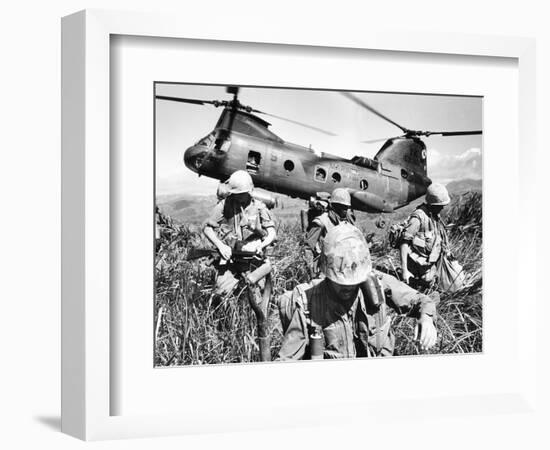 Vietnam War U.S. Marines-Associated Press-Framed Photographic Print