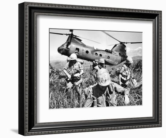 Vietnam War U.S. Marines-Associated Press-Framed Photographic Print